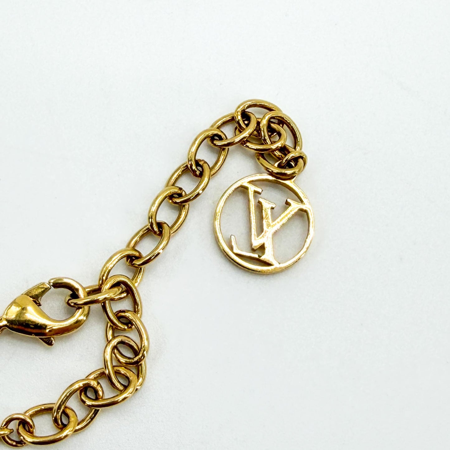 Louis Vuitton Idylle Blossom LV Pendant Yellow Gold Diamond Necklace