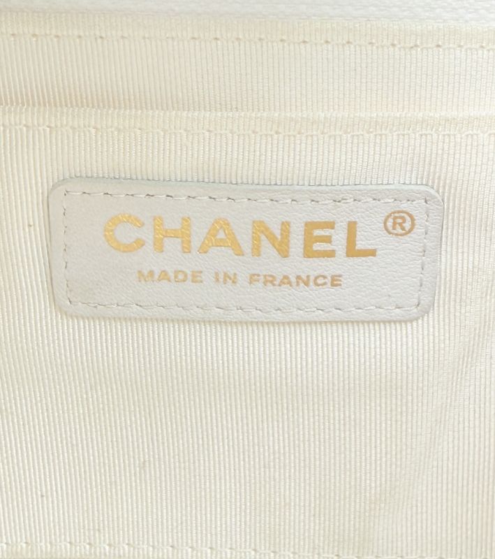 Chanel White Chevron Chain Shoulder Bag