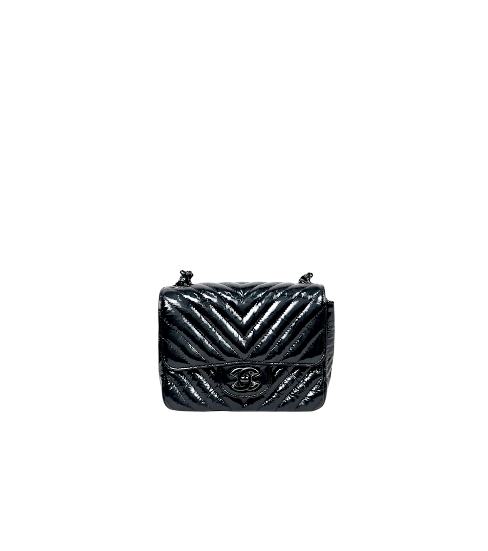 Chanel Black Chevron Petite Sac