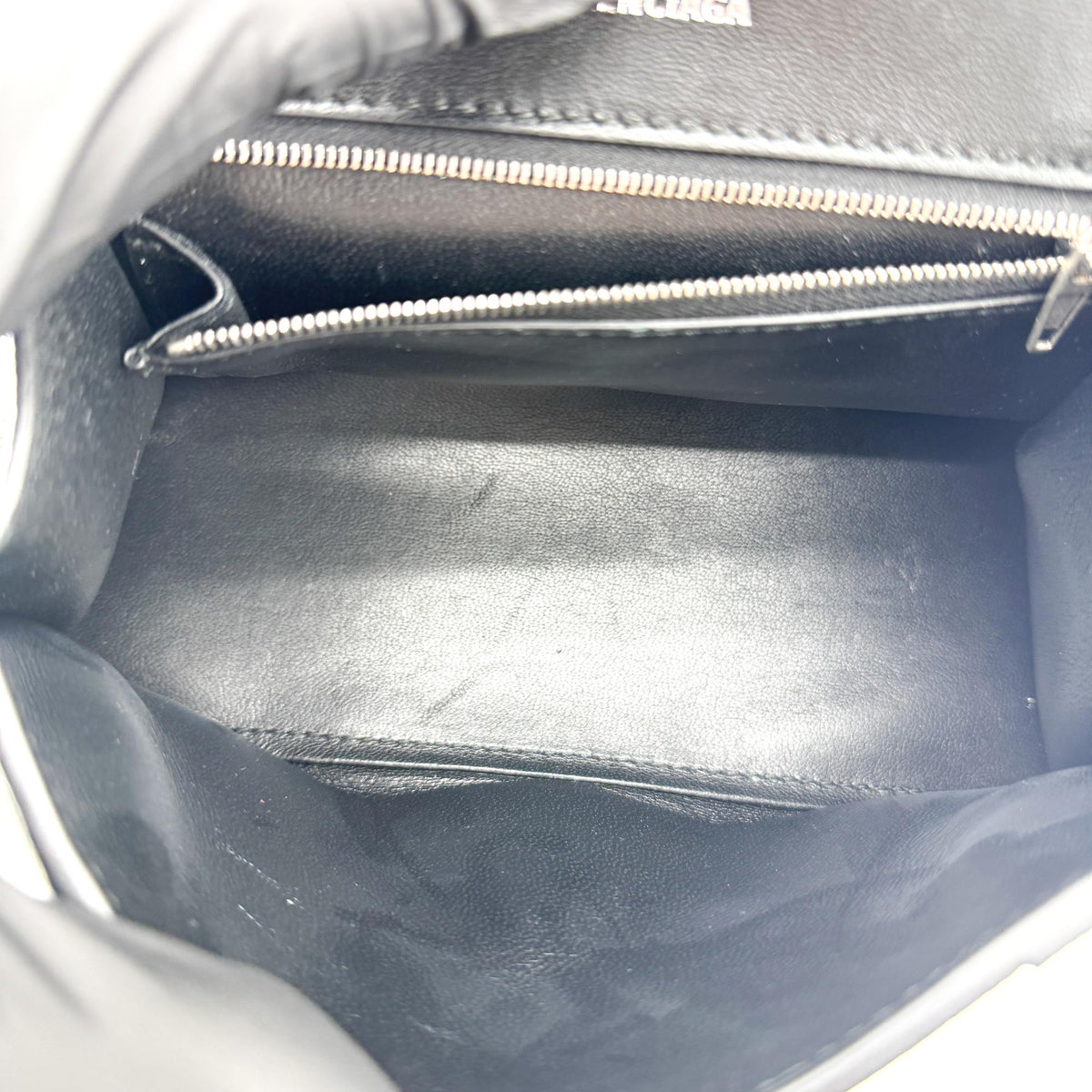 バレンシアガ アワーグラス XS トップハンドルバッグ ブラック