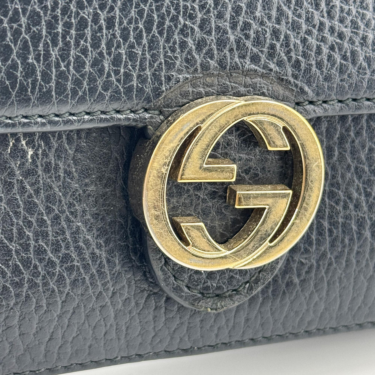 Gucci Interlocking G Dollar Calf Chain Crossbody Bag Black Gold Hardware
