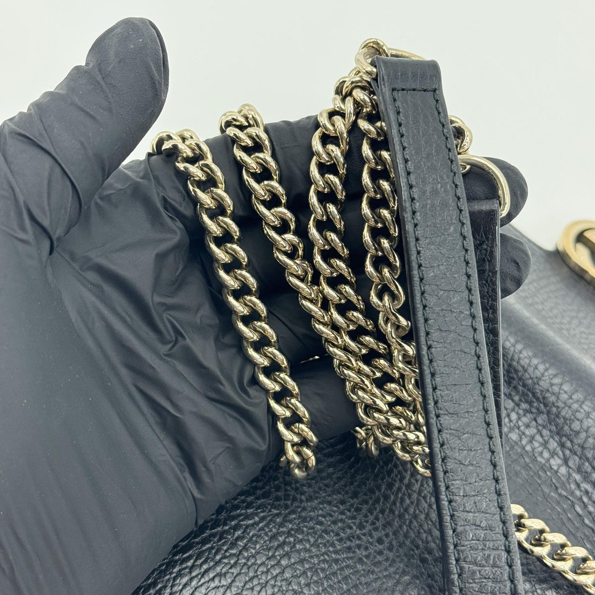 Gucci Interlocking G Dollar Calf Chain Crossbody Bag Black Gold Hardware