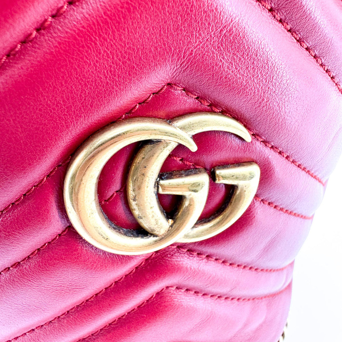 Gucci GG Marmont Mini Bucket Bag Red Gold Hardware