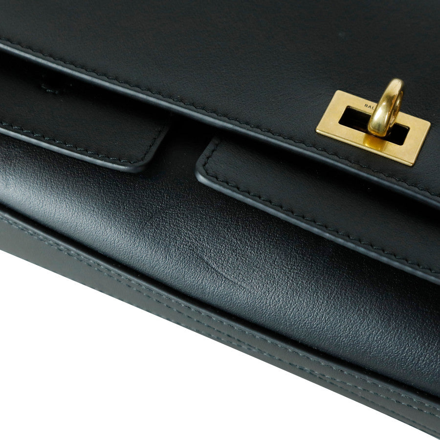 Small Bell Air Clutch on Strap Crossbody Bag 834943