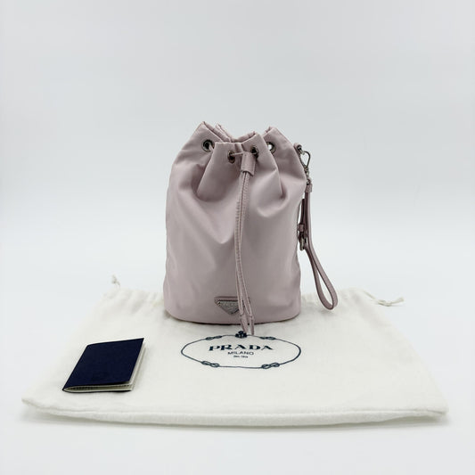 Pochette Prada Re-Nylon à cordon de serrage rose Alabastro