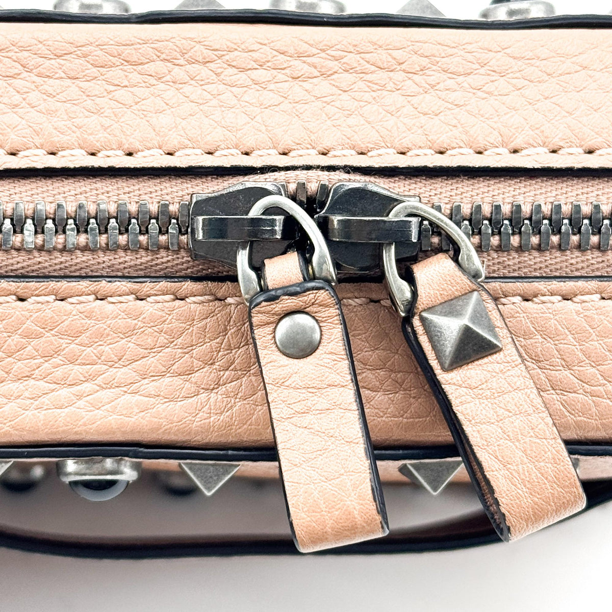 Valentino Garavani Rockstud Roll Ring Camera Bag Beige