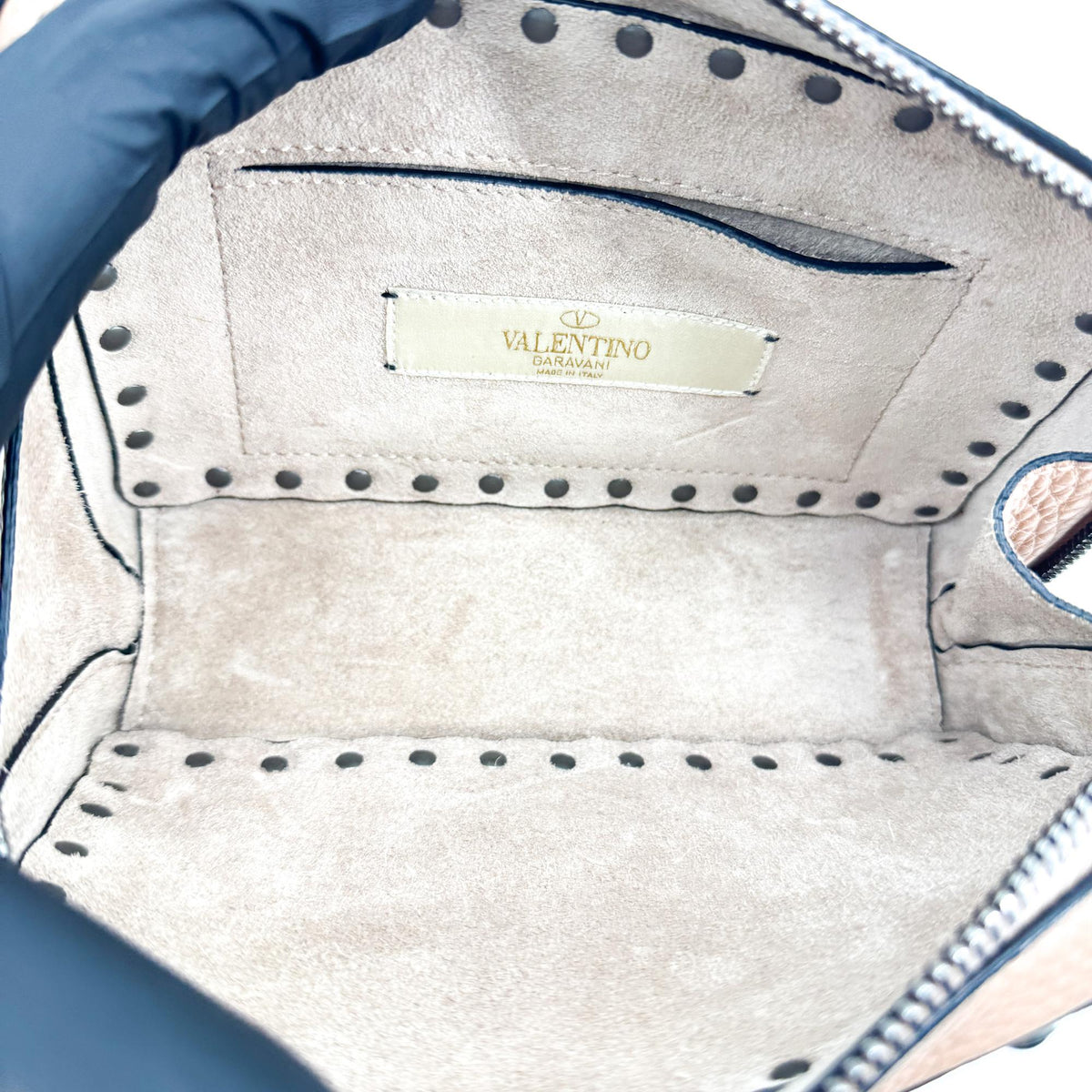Valentino Garavani Rockstud Roll Ring Camera Bag Beige