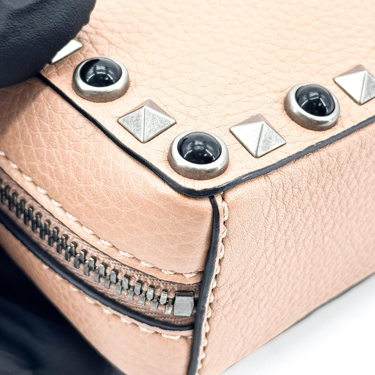 Valentino Garavani Rockstud Roll Ring Camera Bag Beige