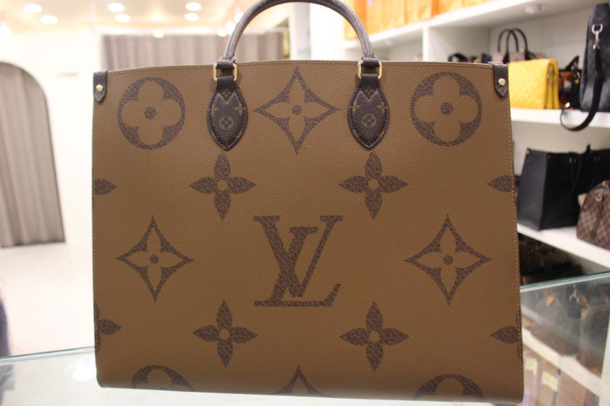 Monogram On The Go GM Tote Shoulder Bag M45320