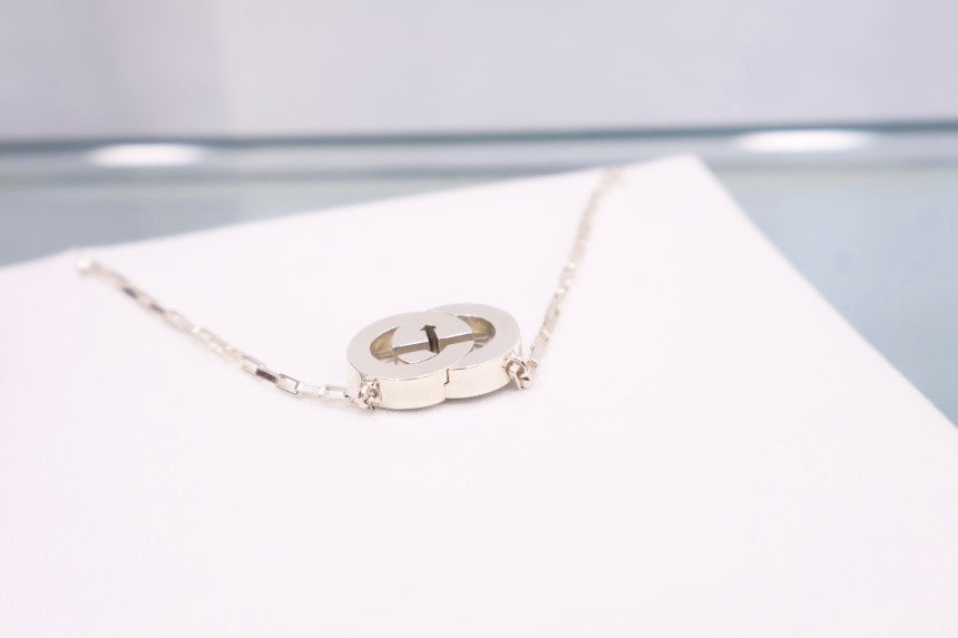Interlocking Pendant Necklace 853964