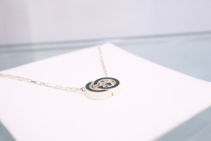 Interlocking Pendant Necklace 853964