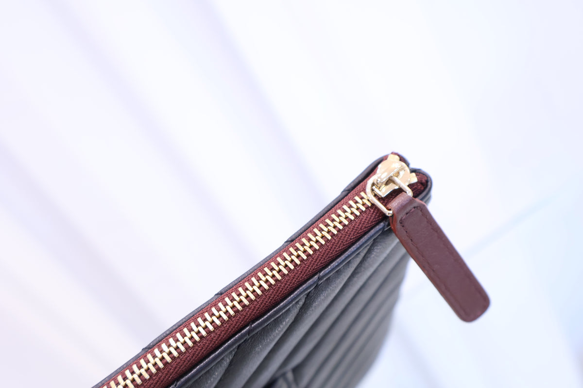 Lambskin New Medium Chevron Clutch A82545