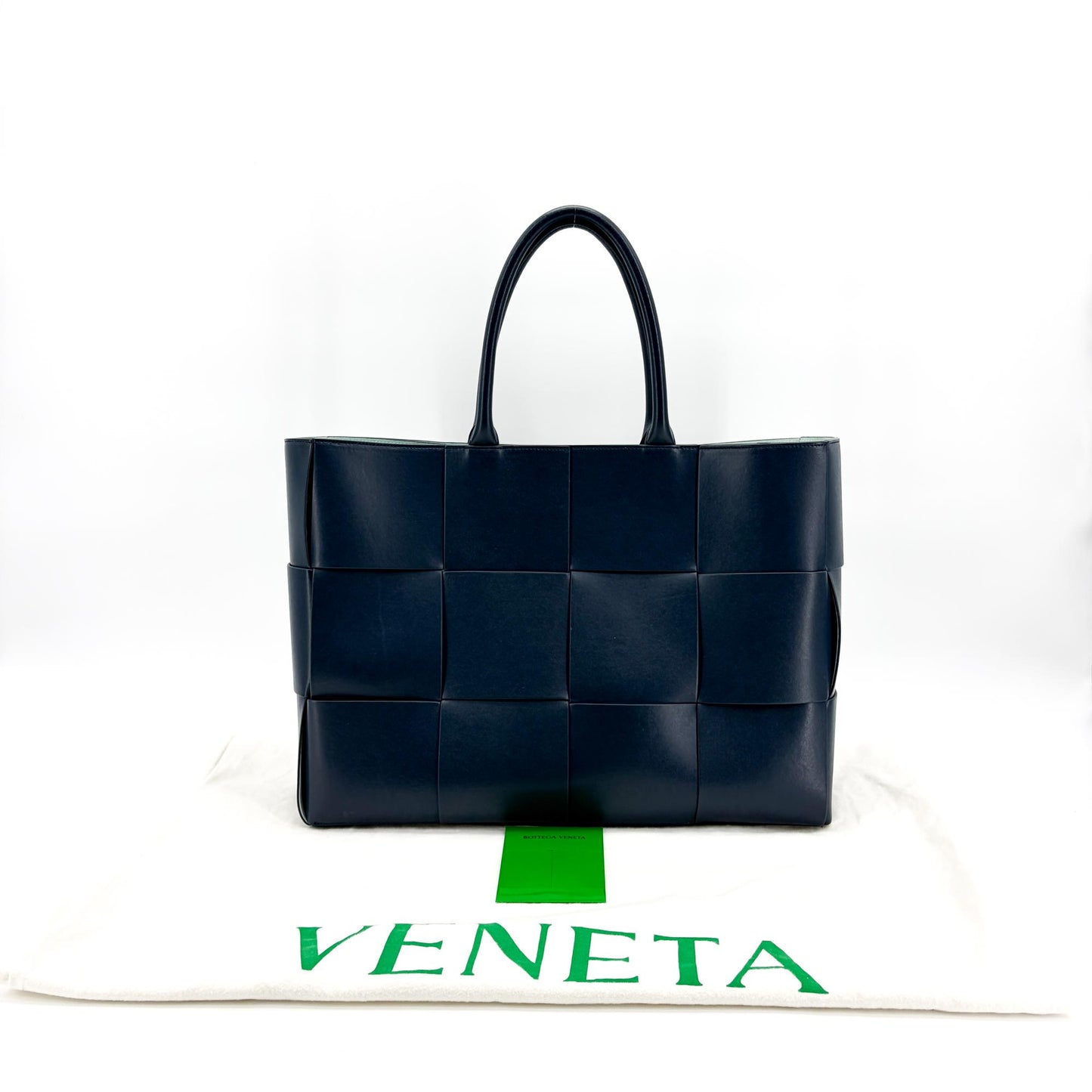 Bottega Veneta Large Arco Tote Bag Space