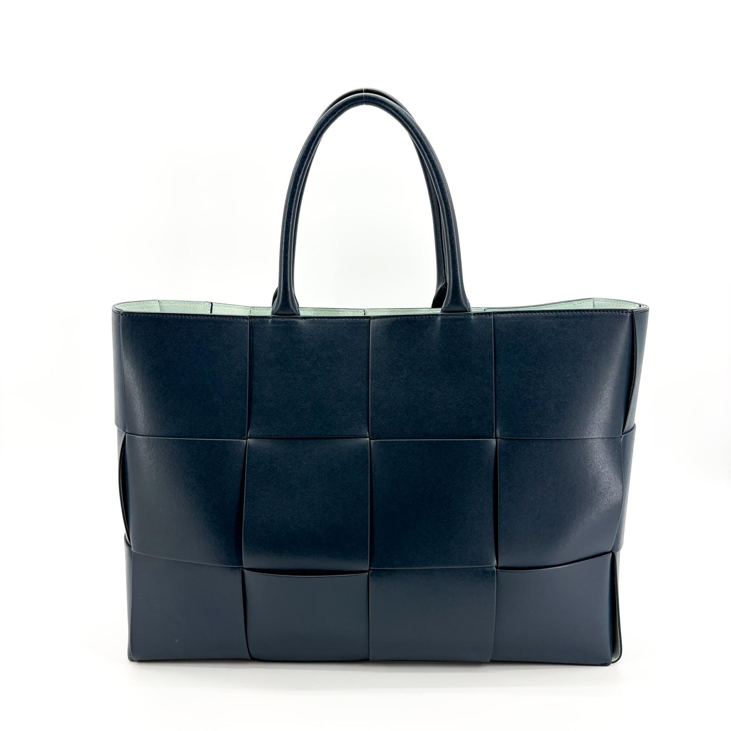 Bottega Veneta Large Arco Tote Bag Space