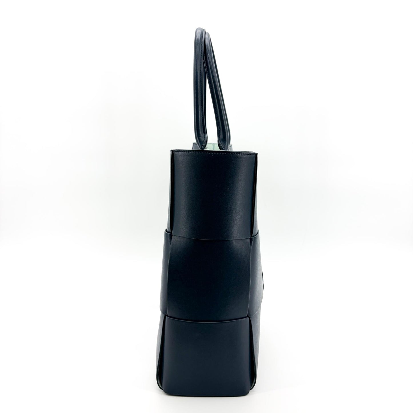 Bottega Veneta Large Arco Tote Bag Space