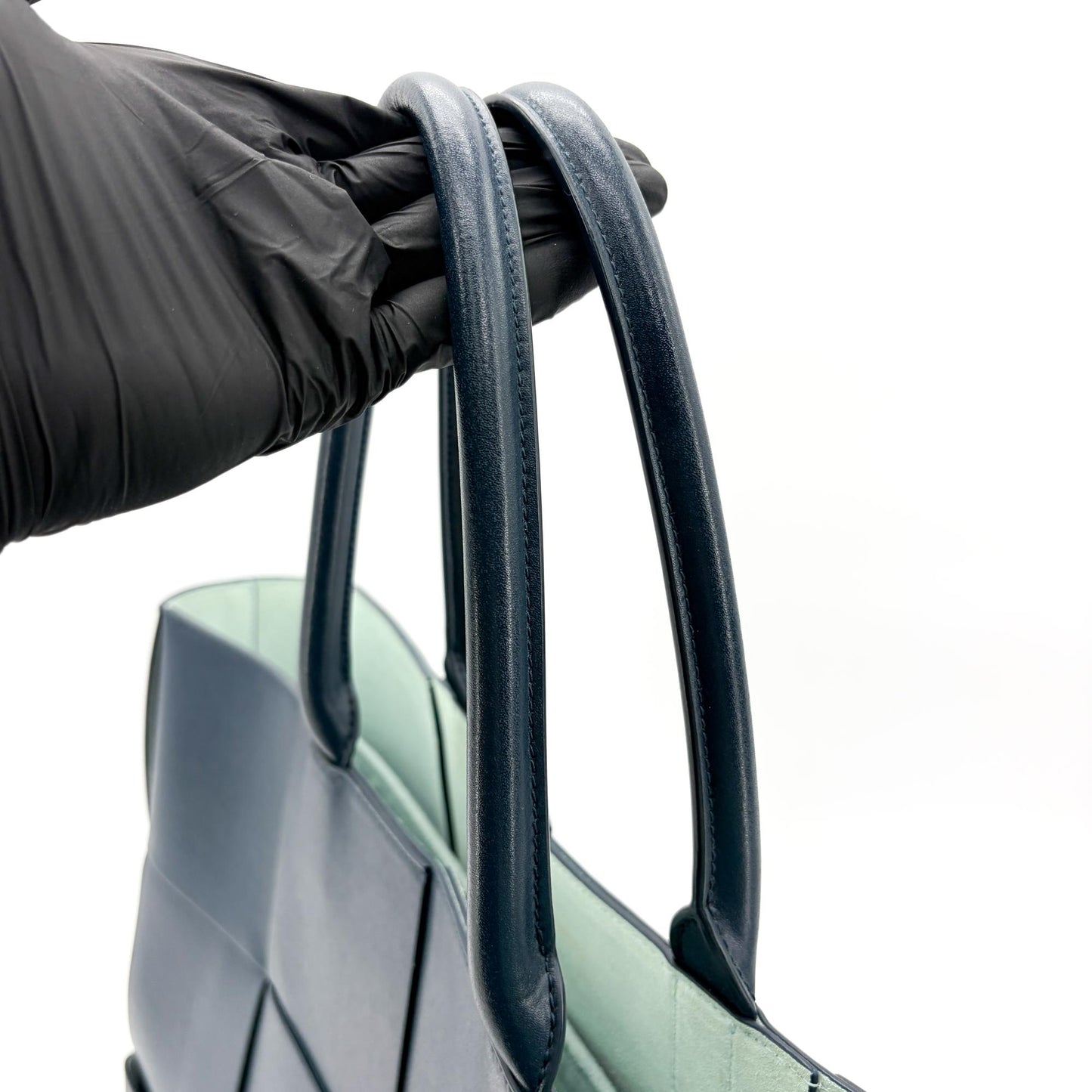 Bottega Veneta Large Arco Tote Bag Space