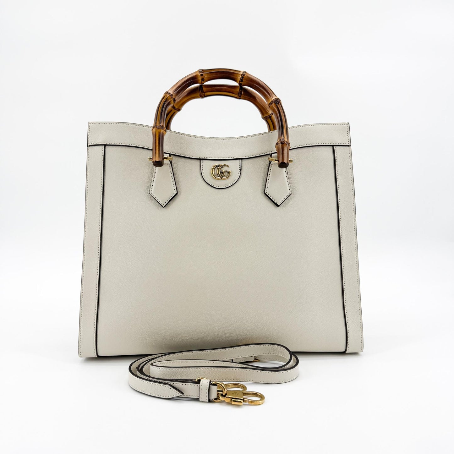 Sac fourre-tout moyen Diana de Gucci blanc