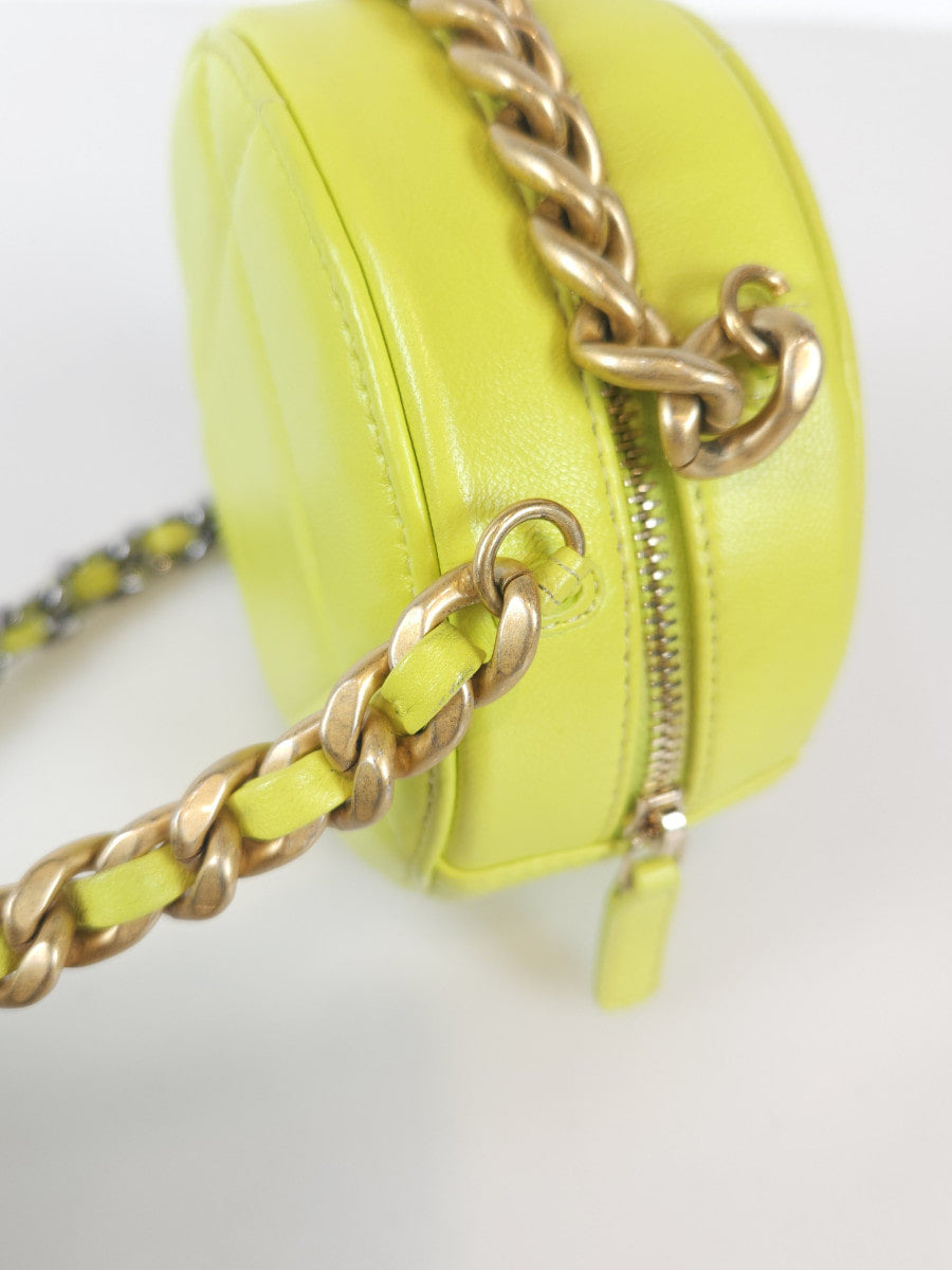 19 Tambourine Round Crossbody Bag AP0945