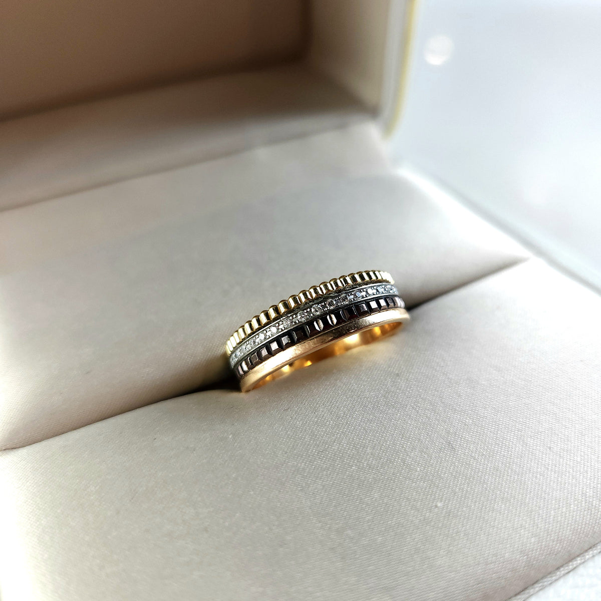 67 Quattro Classic Diamond Small Ring