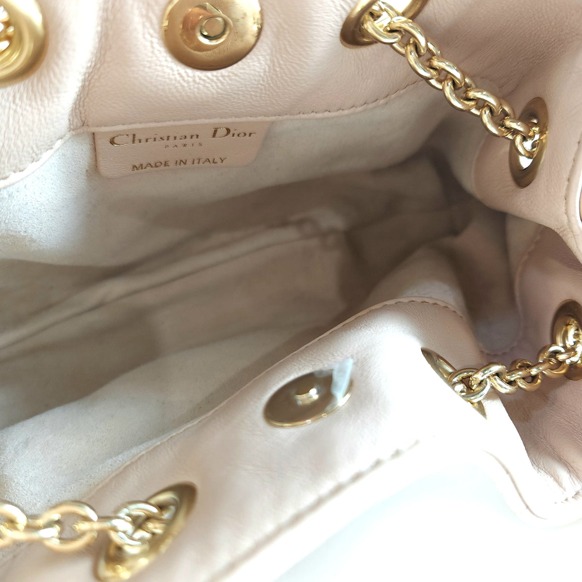 Small Supple Macro Cannage Ami Shoulder Bag M22556FBE