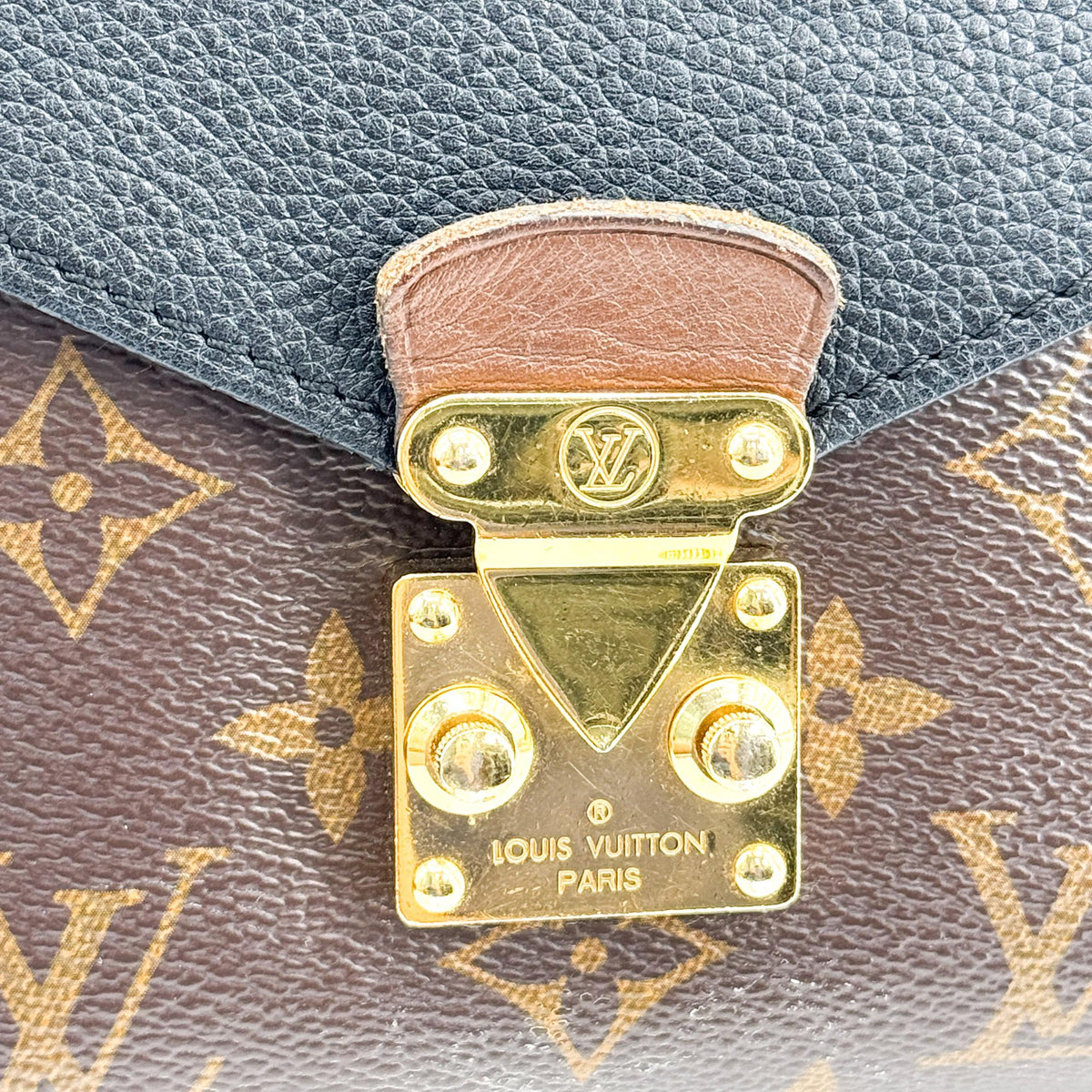 Louis Vuitton Pallas Chain Shoulder Bag