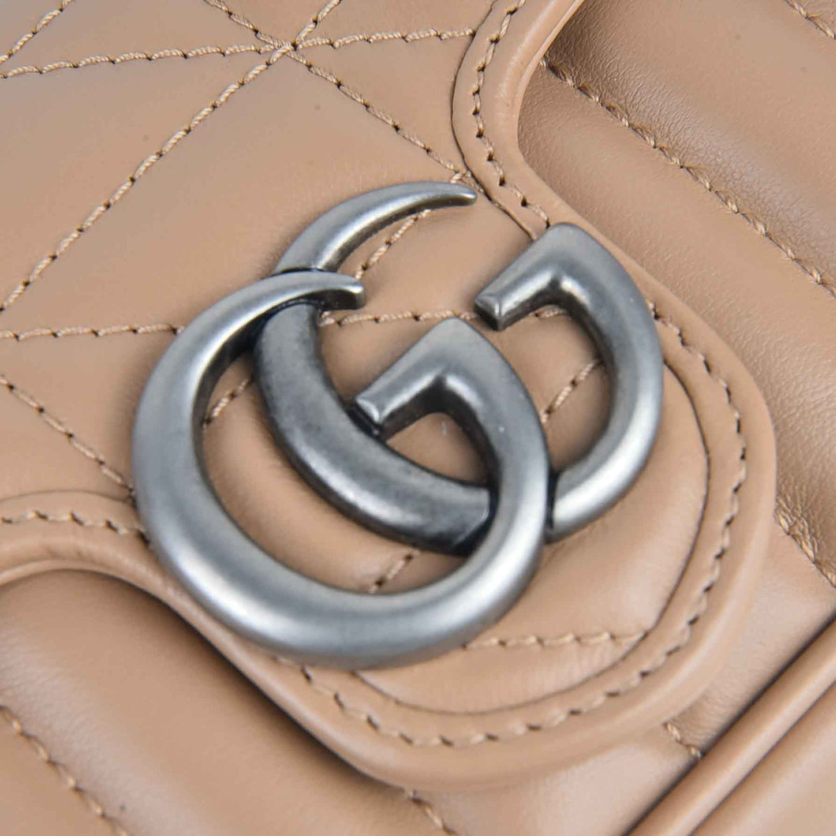 Mini GG Marmont Matelassé Crossbody Bag 476433