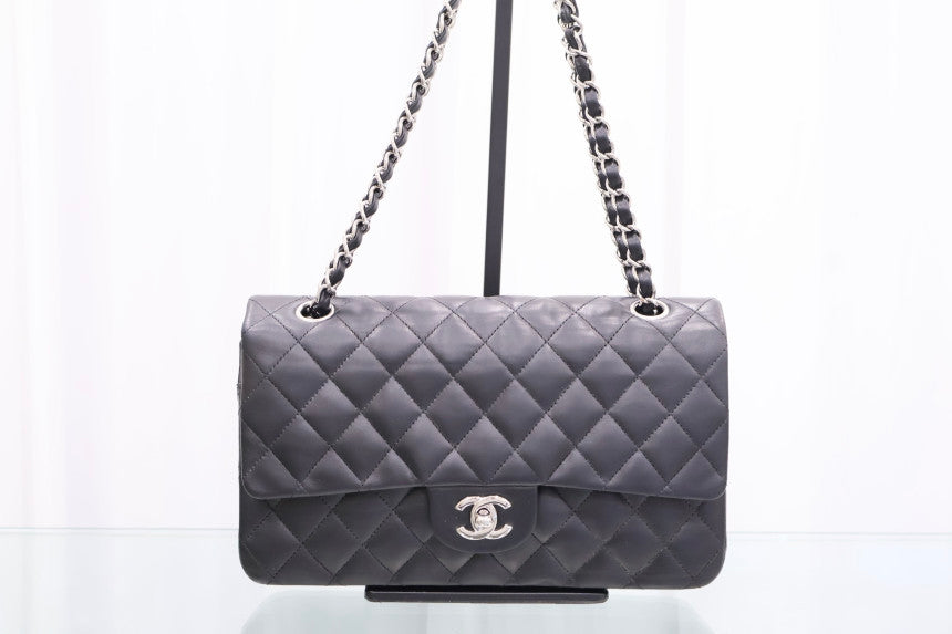 Classic Medium Lambskin Silver Chain Shoulder Bag