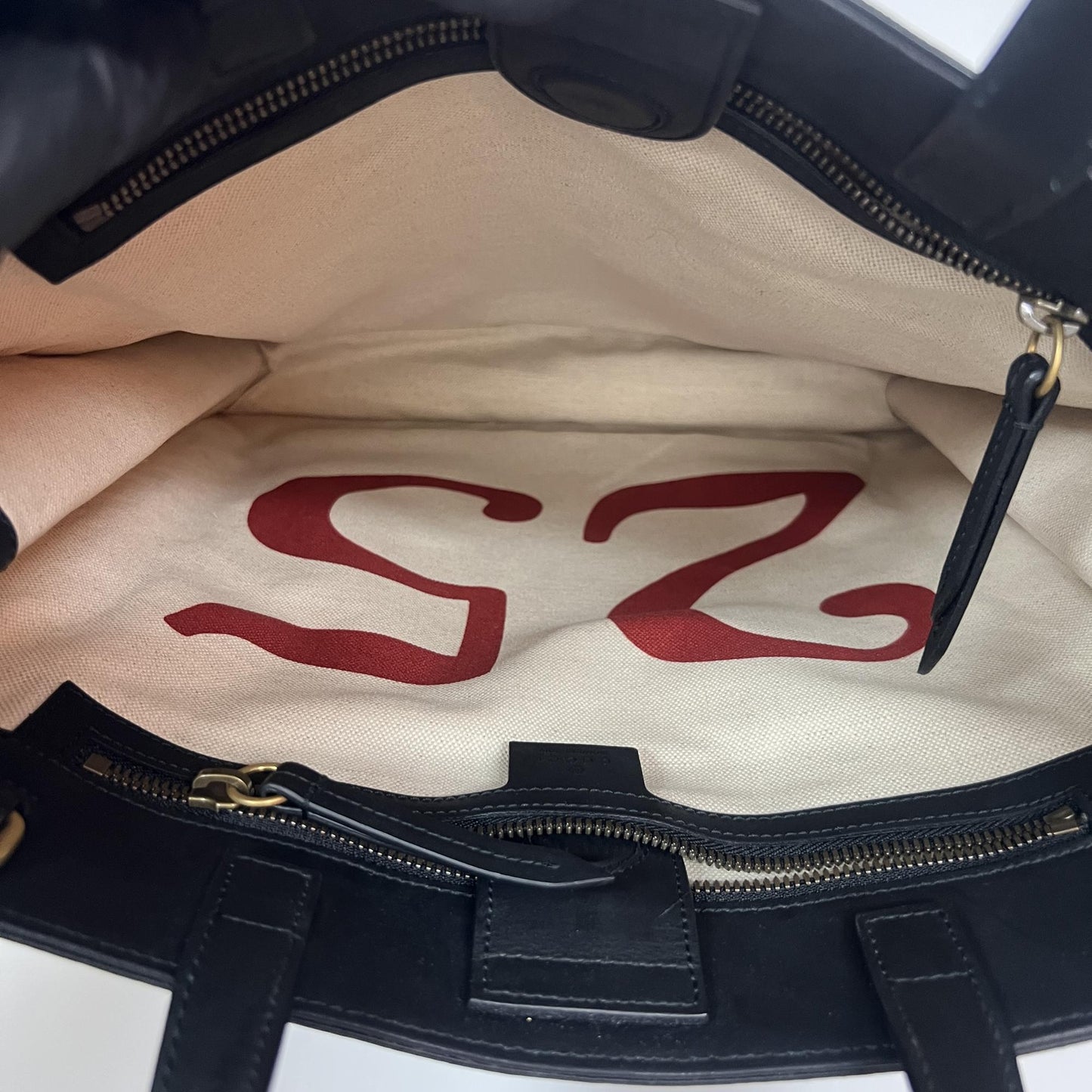 Gucci GG Supreme Hollywood Wolf Tote Bag Beige
