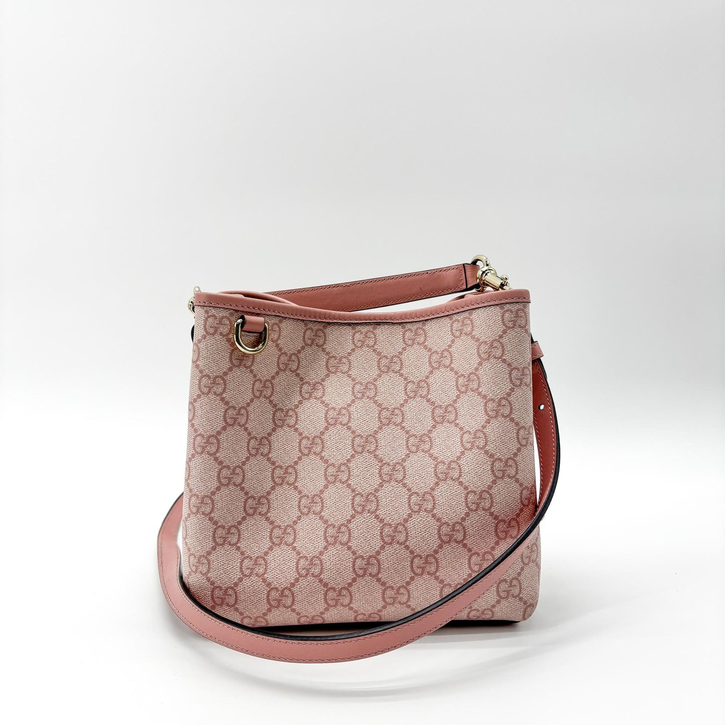 Gucci GG Supreme Small Bucket Bag Pink