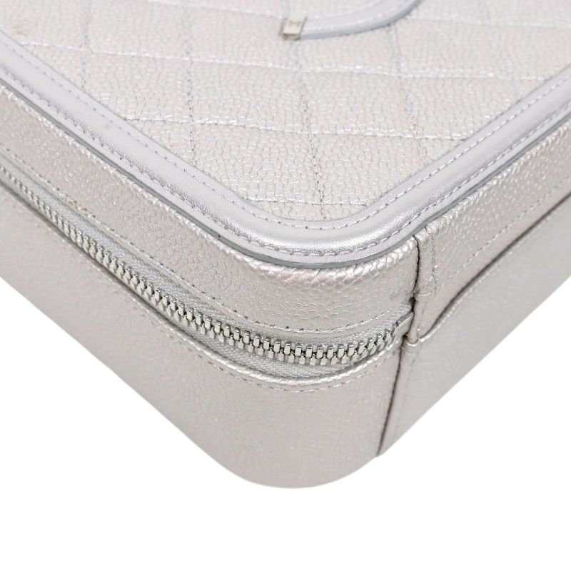 Chanel Metallic Silver Caviar Skin Cosmetic Case