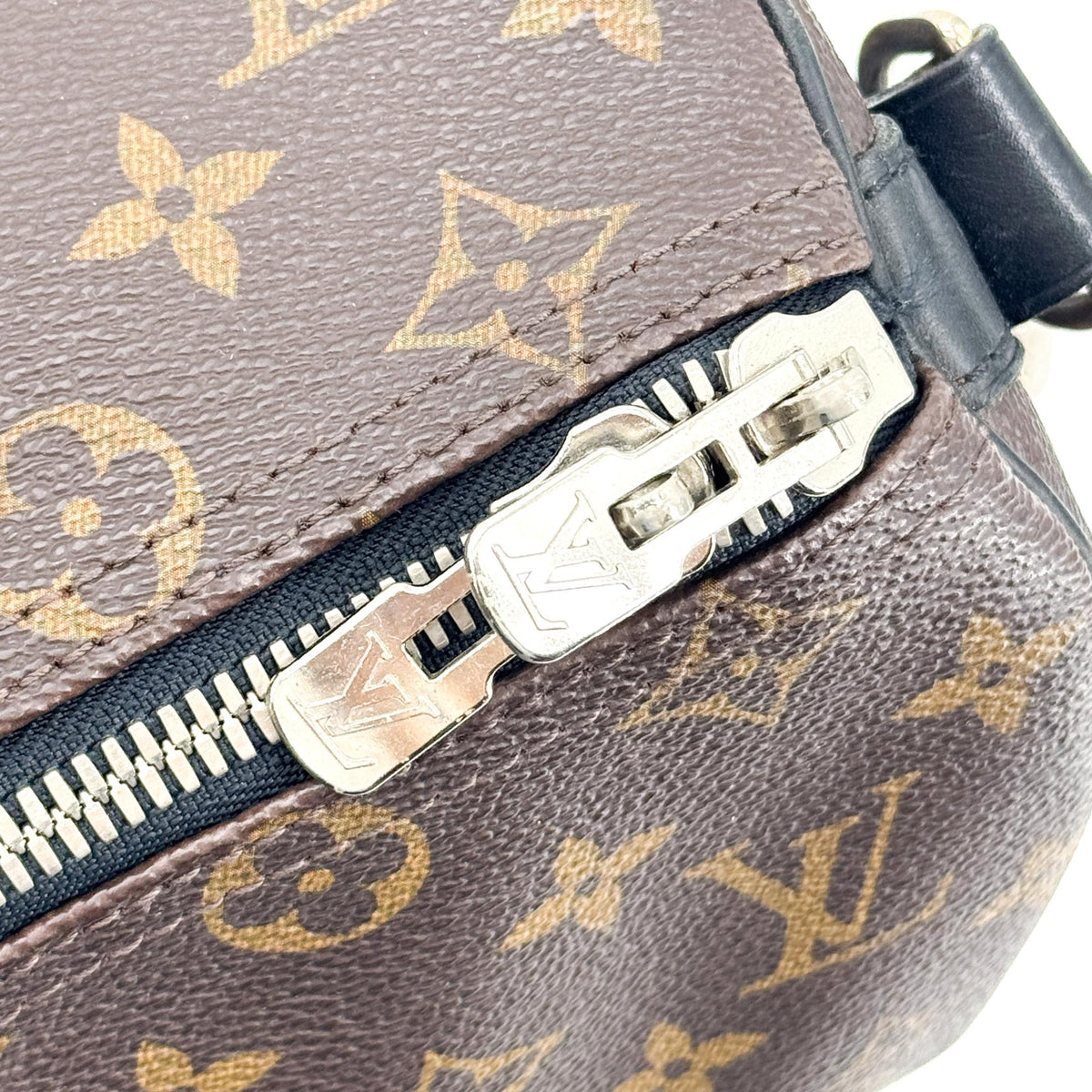 Louis Vuitton Keepall Bandolier 45 Makassar