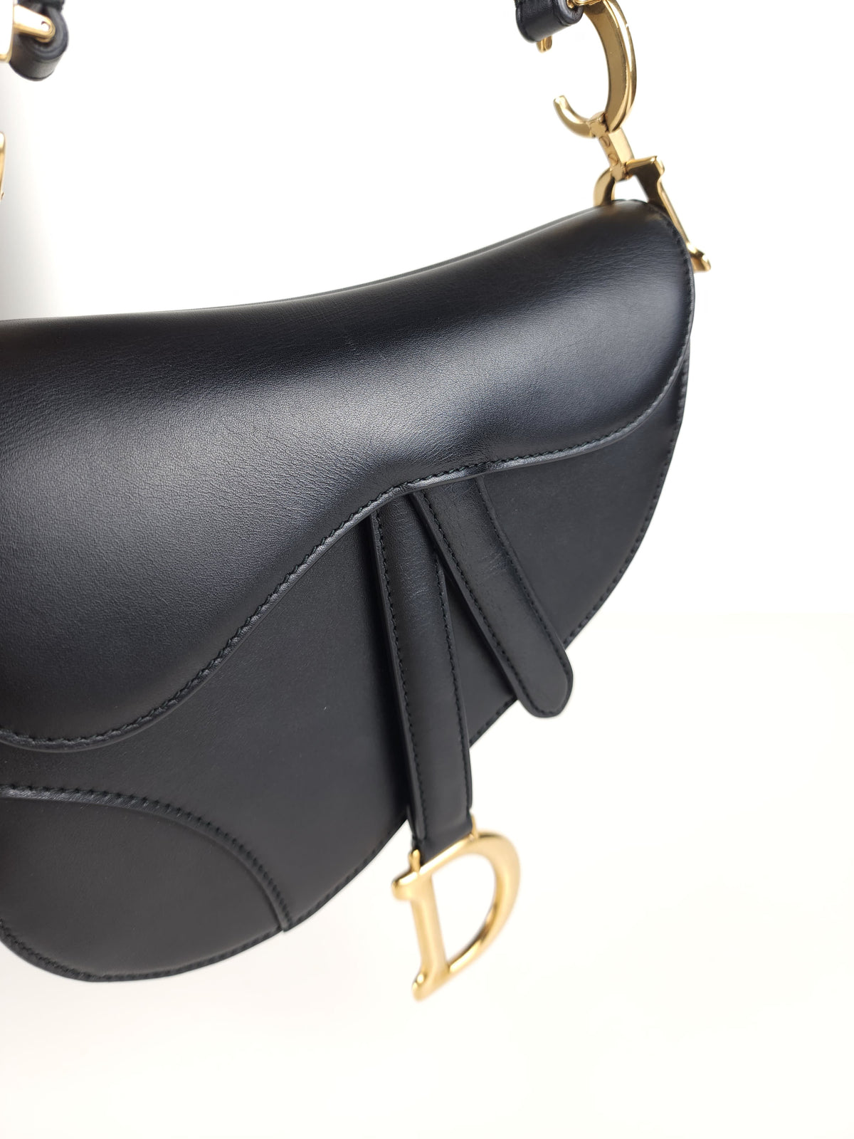Mini saddle leather shoulder bag