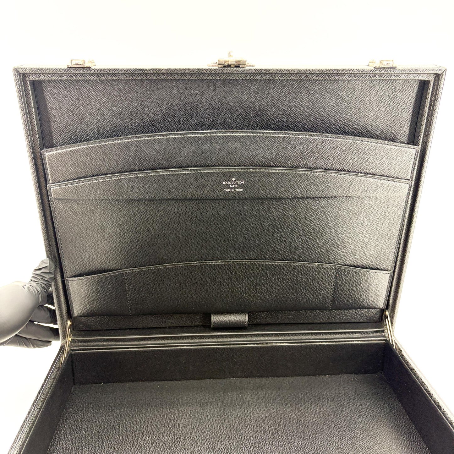 Louis Vuitton Taiga Diplomat