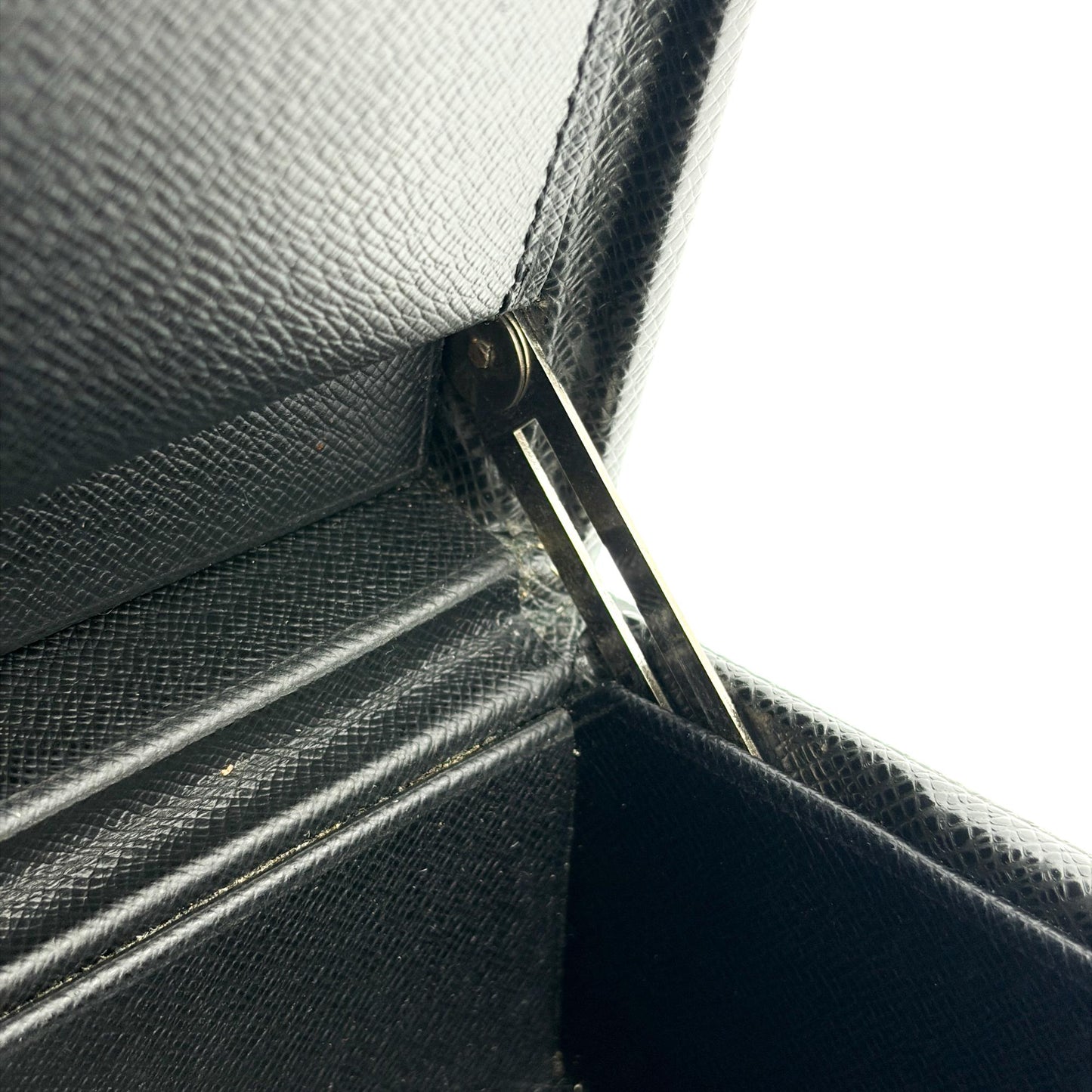 Louis Vuitton Taiga Diplomat