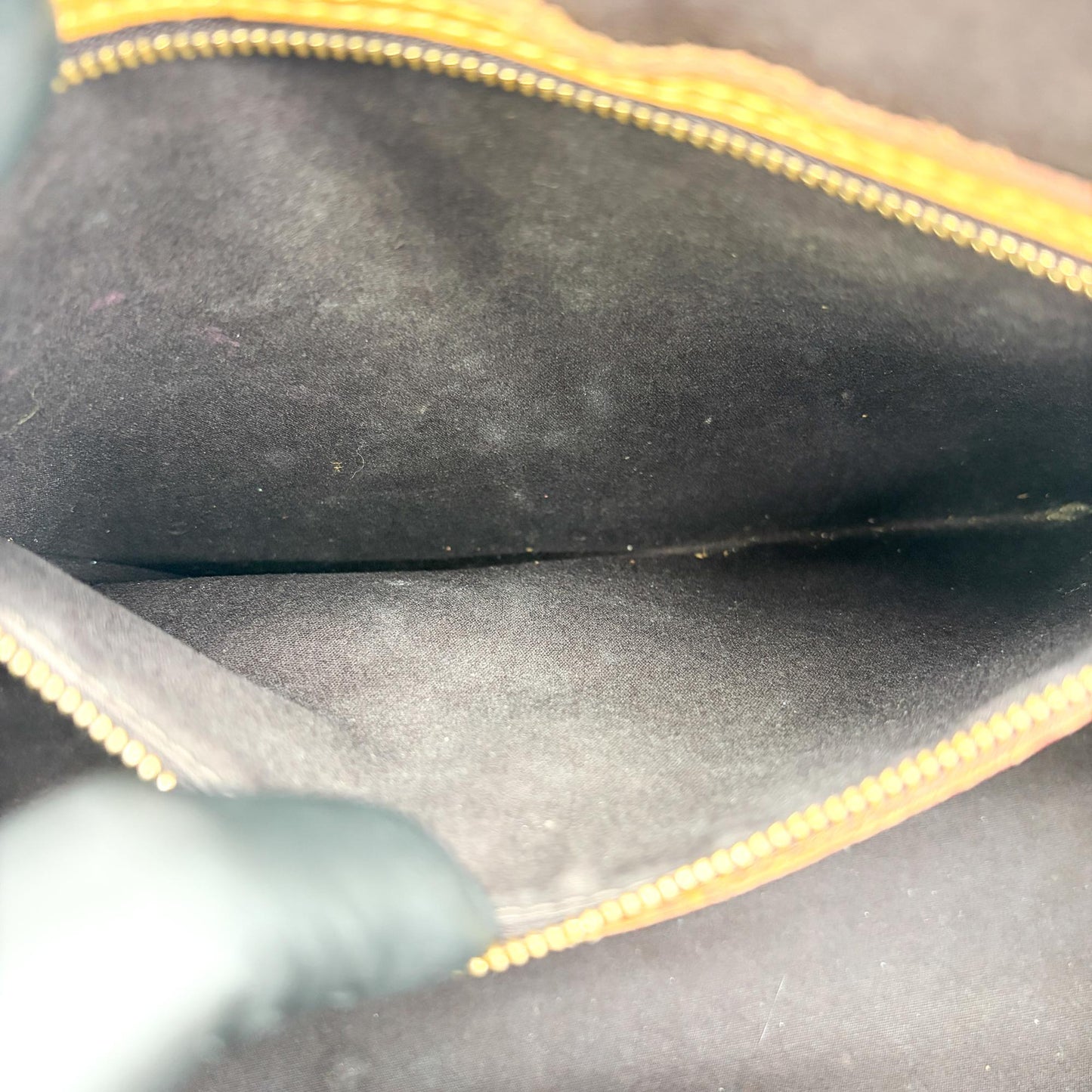 Louis Vuitton Monogram Vernis Summit Drive Amaranth
