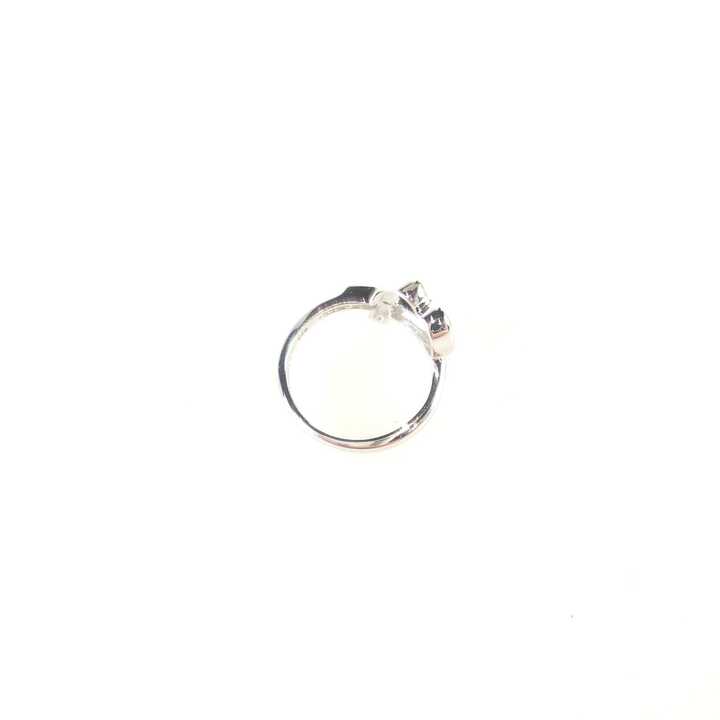 8 & Co Loving Heart White Gold Diamond Ring