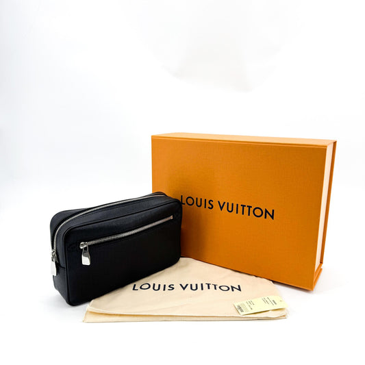 Louis Vuitton Taiga Pavel Clutch Black