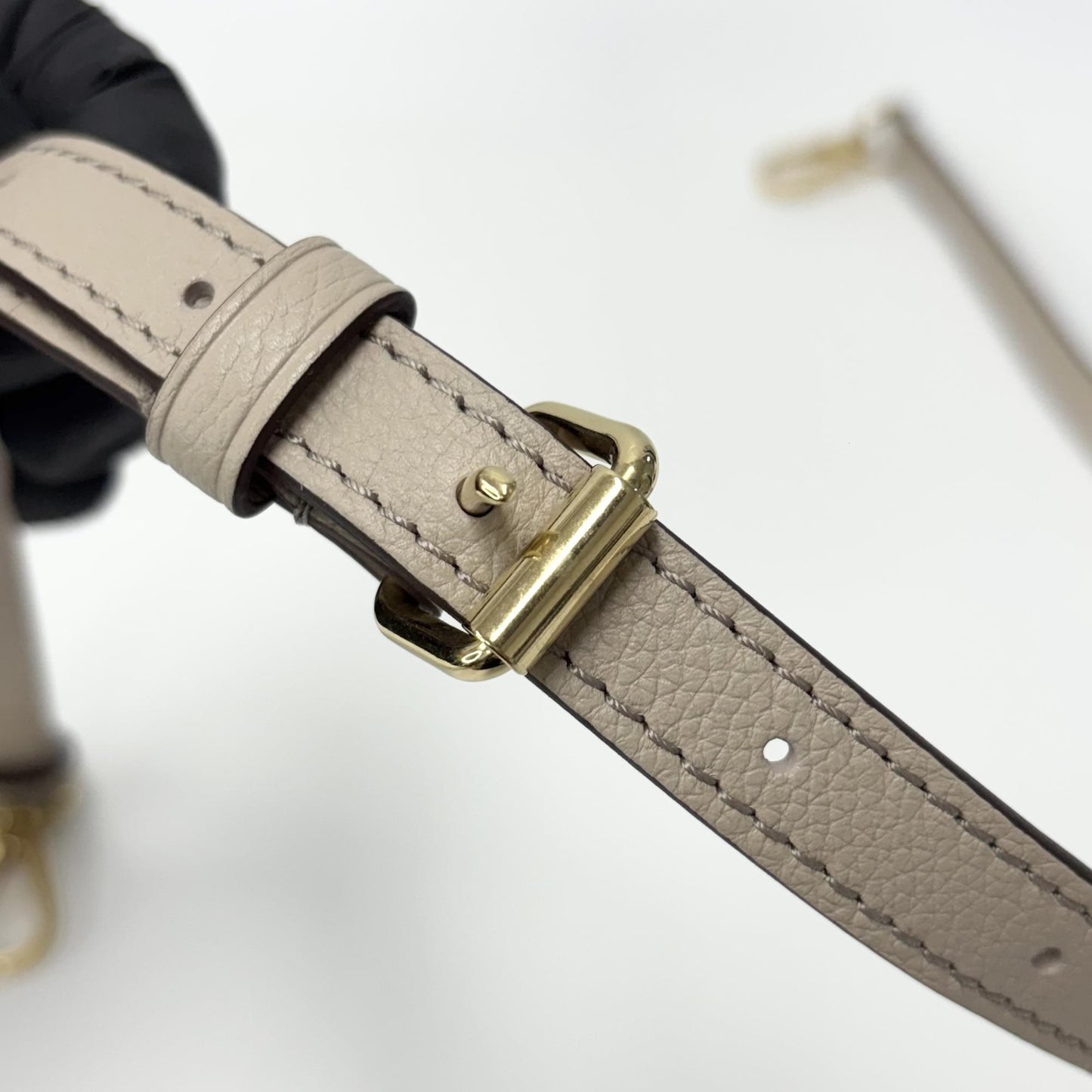 Louis Vuitton Lock Me Ever MM