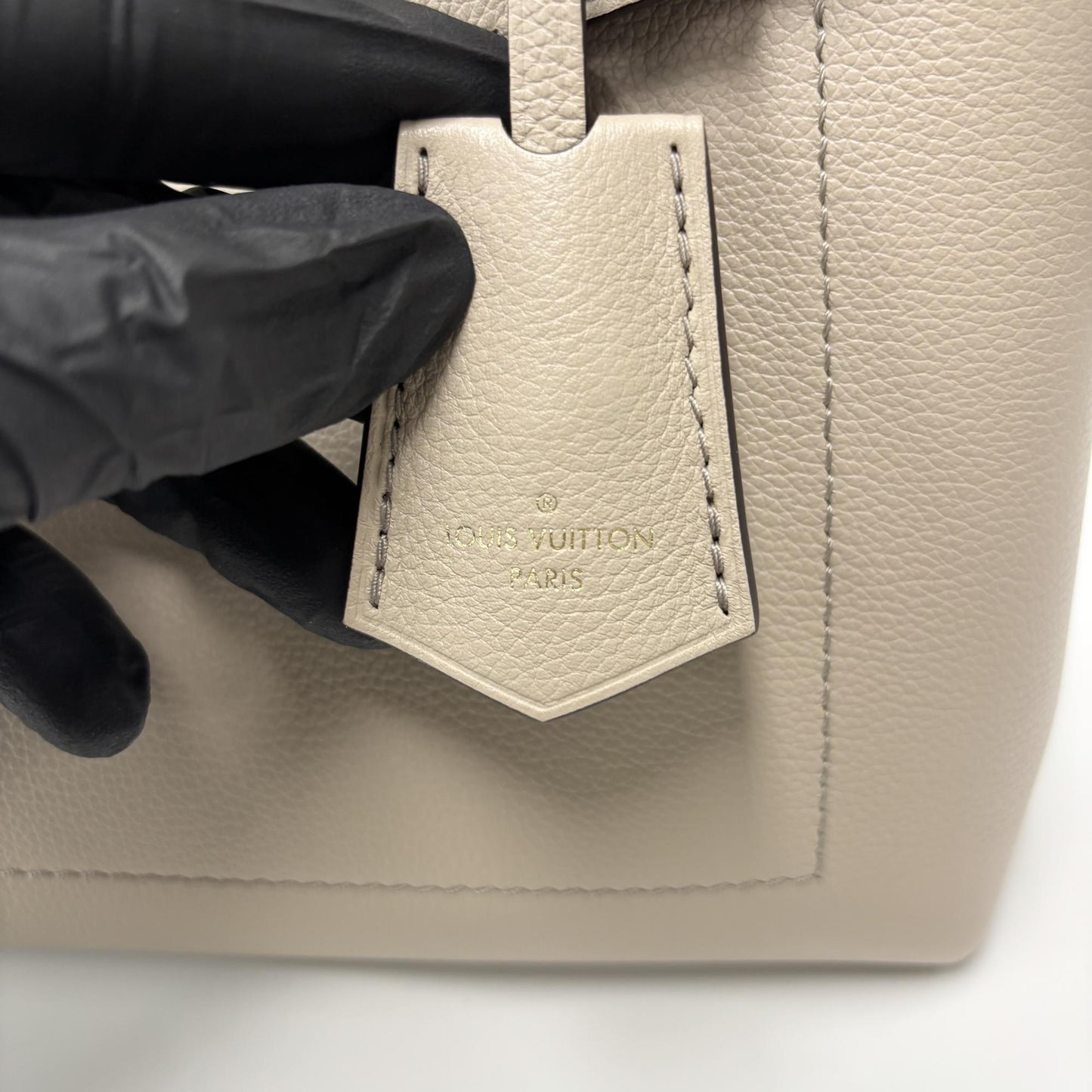 Louis Vuitton Lock Me Ever MM