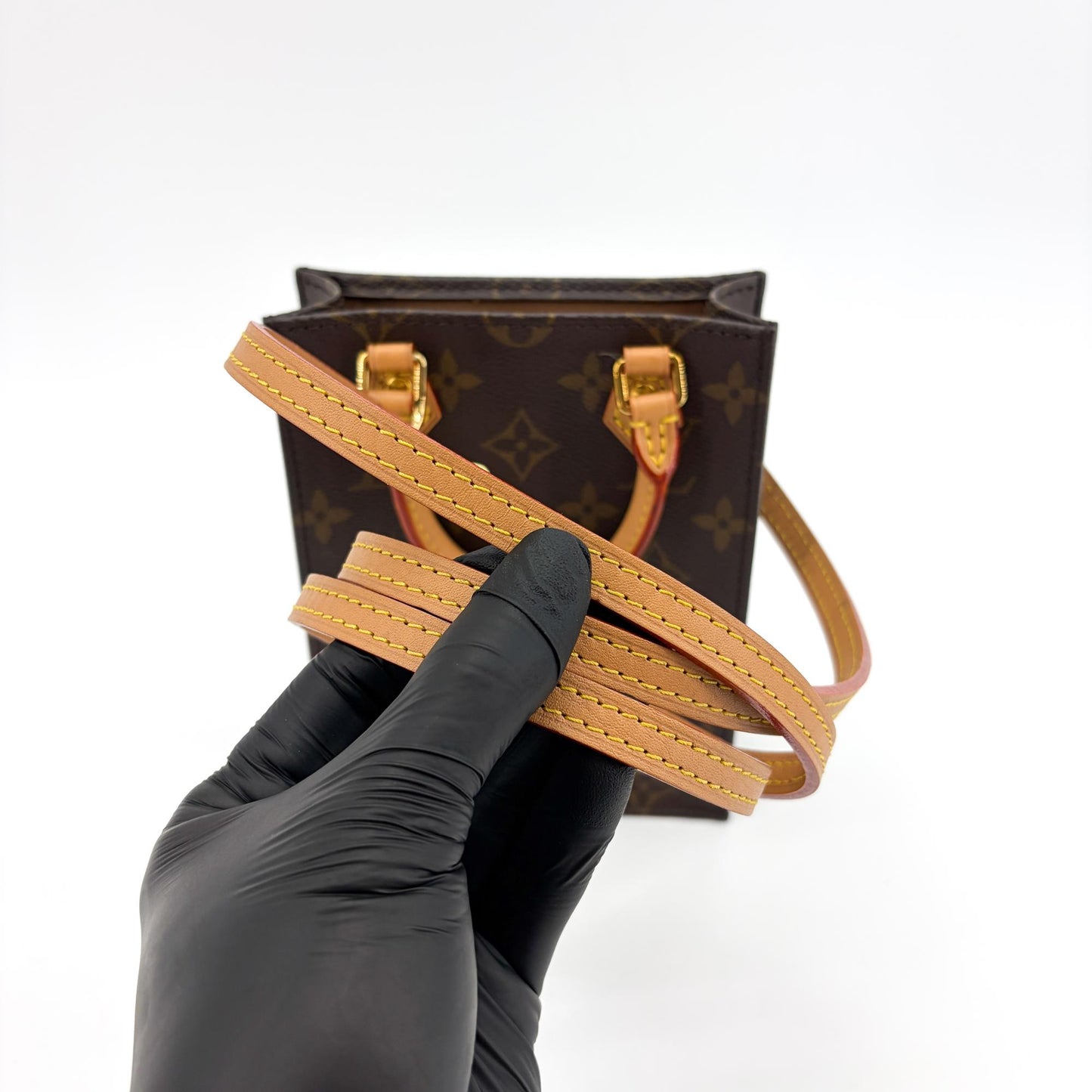 Louis Vuitton Monogram Petit Sac Plat