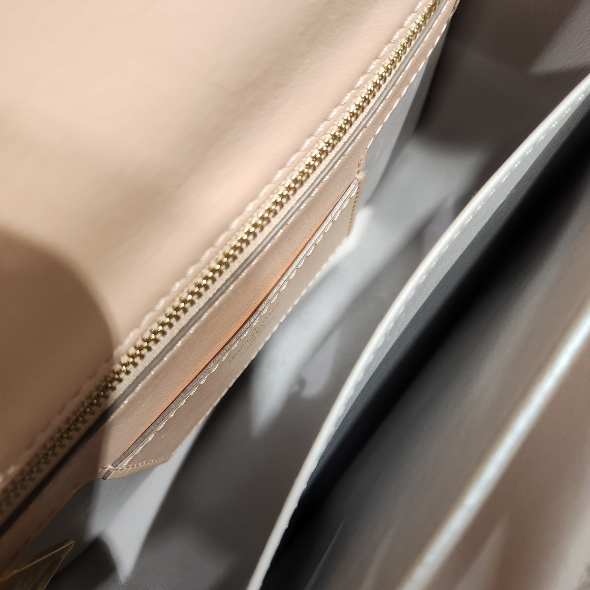 LV Pont Neuf Shoulder Bag Crossbody Bag M57325