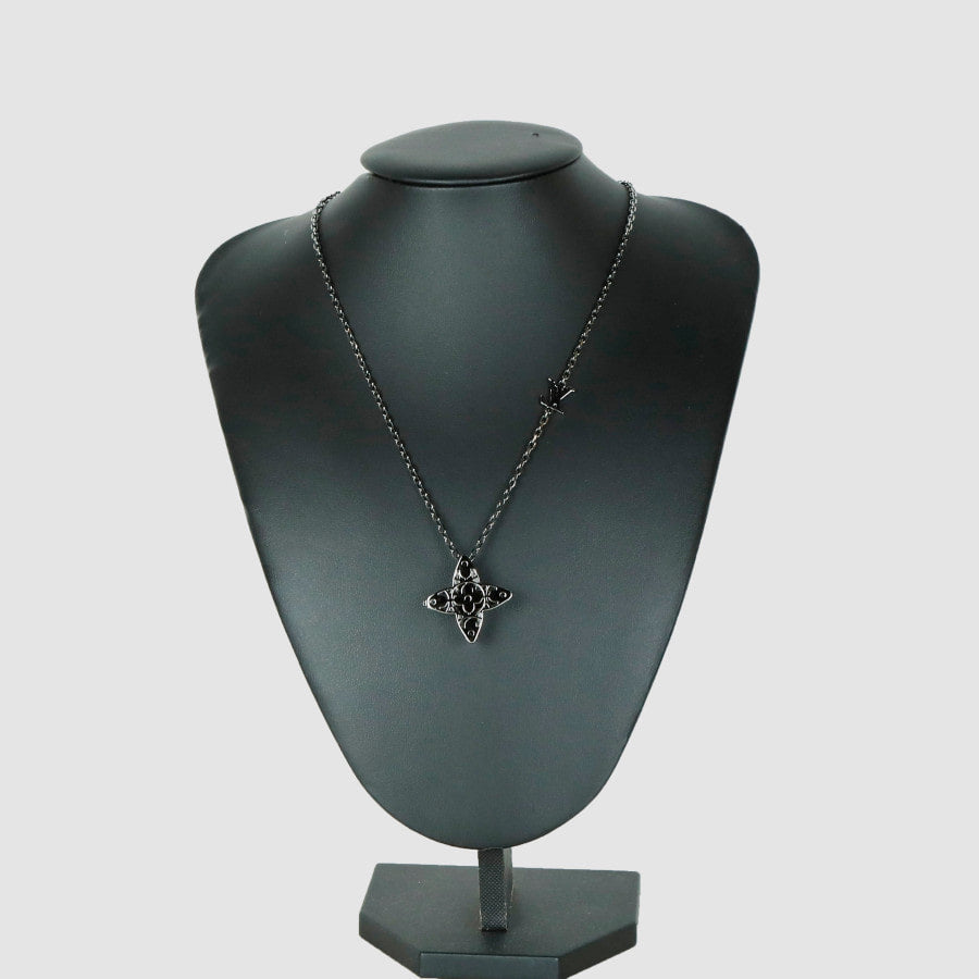 Flower Locket Necklace M01047