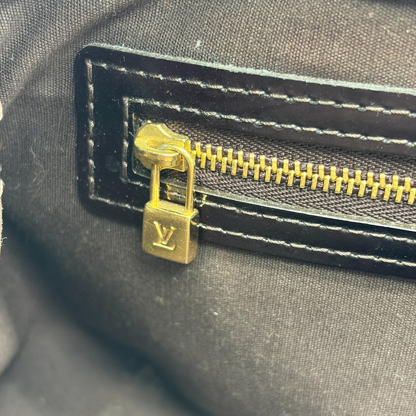 Louis Vuitton Monogram Vernis Wilshire PM Amarante