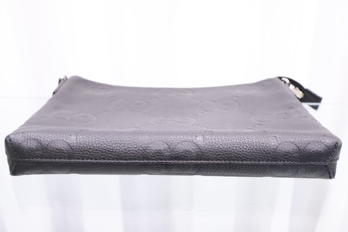 Jumbo GG Medium Leather Embossed Messenger Crossbody Bag 696009 Black