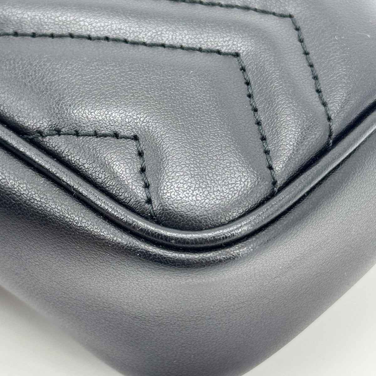Gucci GG Marmont Matelassé Super Mini Crossbody Bag Black