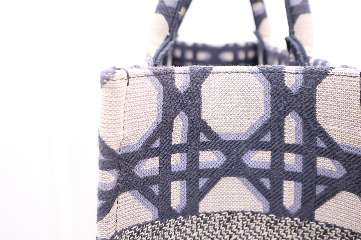 Medium Beige Blue Book Tote Bag M1296ZZAU M828