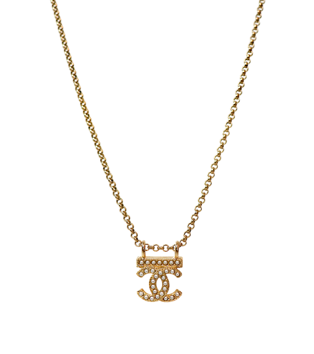 Chanel CC Pearl Necklace