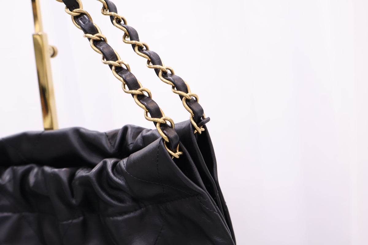 22 Bag Small Black Gold Hardware Built-in Chip Shoulder Bag AS3260