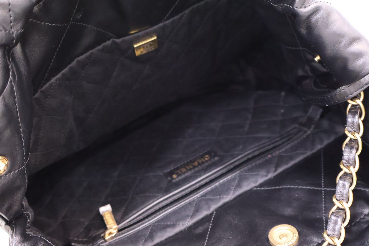 22 Bag Small Black Gold Hardware Built-in Chip Shoulder Bag AS3260