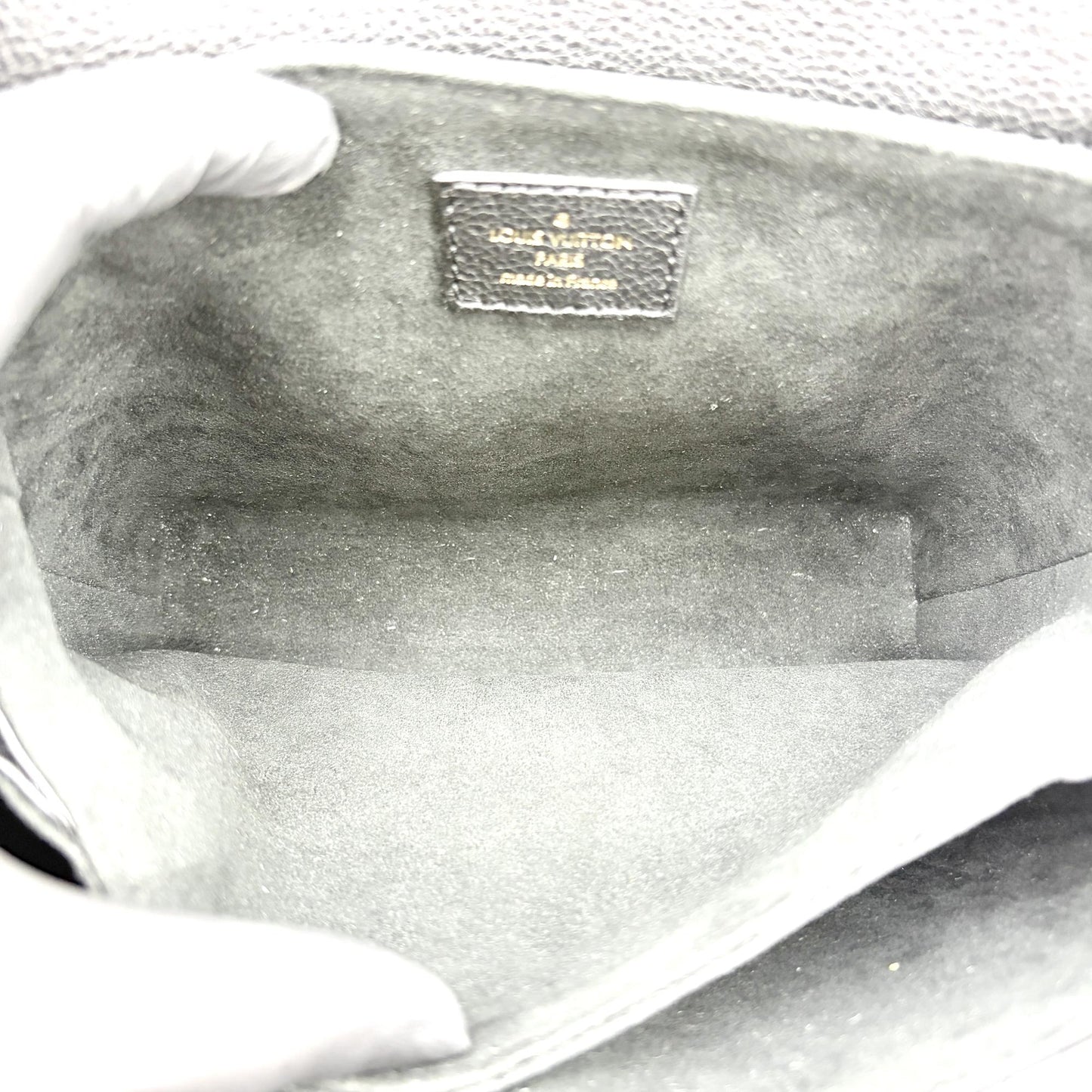 Louis Vuitton Lockme II BB Black